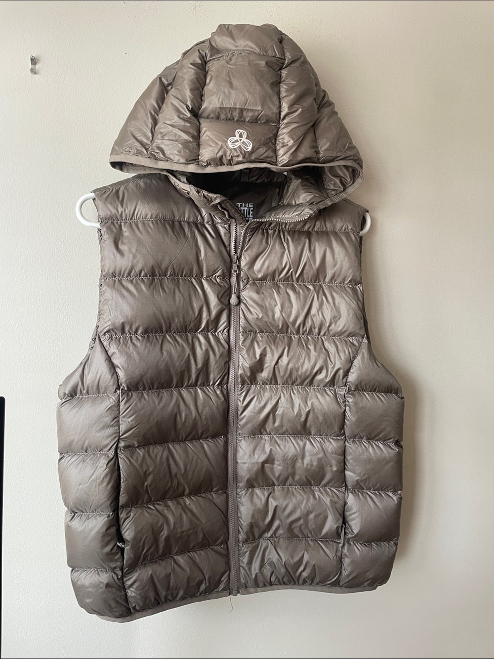 Aritzia Quilted Hooded Puffer Vest in Taupe